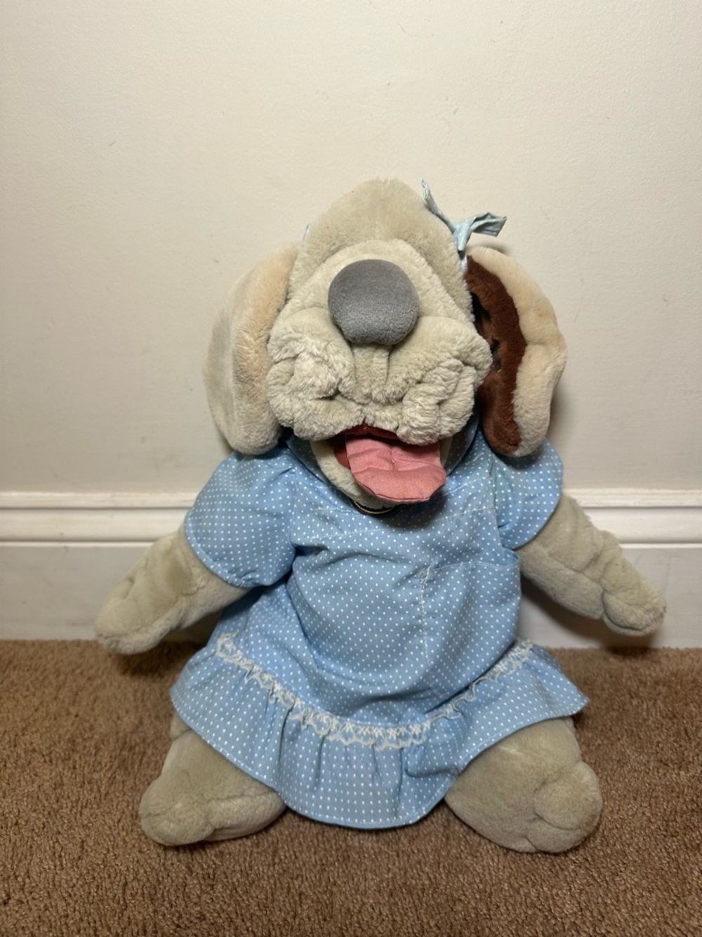 Vintage Ganzbros 1981  Wrinkles Dog Hand Puppet Plush Dress